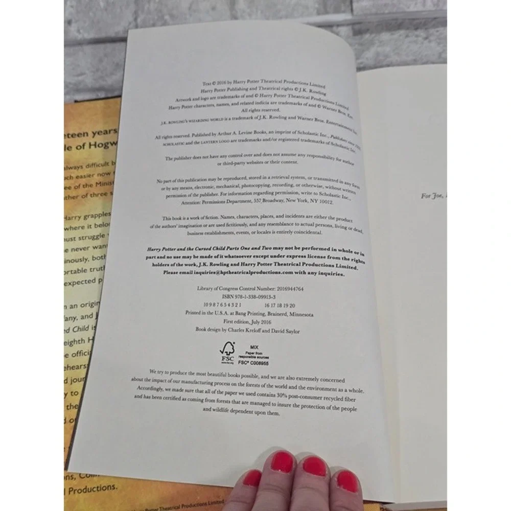 Harry Potter and the Cursed Child -‎ Parts One & Two: The Official Script Book
